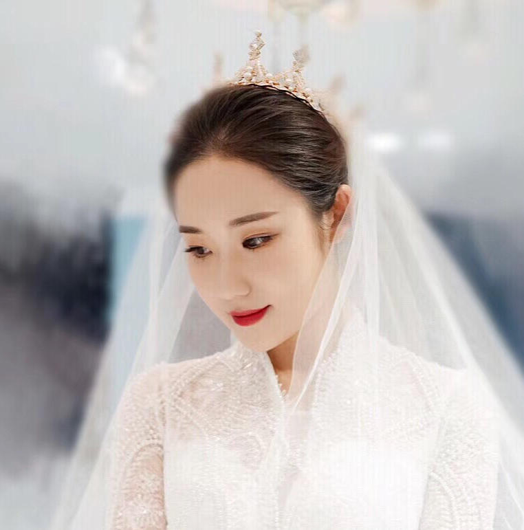 资深化妆师全天跟妆唯美时尚简约