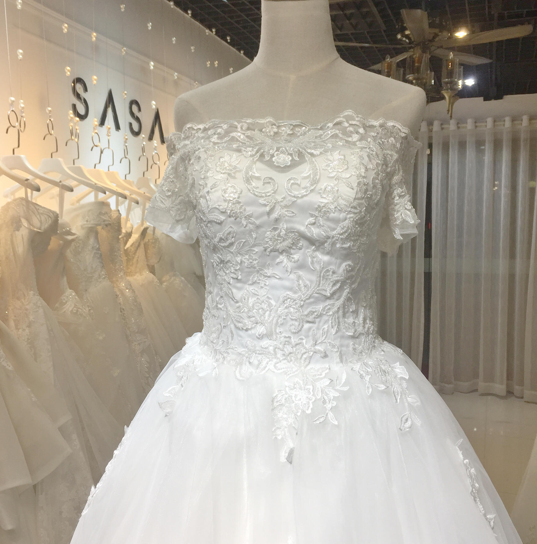 【莎莎超值租赁组合】出门纱+新娘跟妆特价套餐