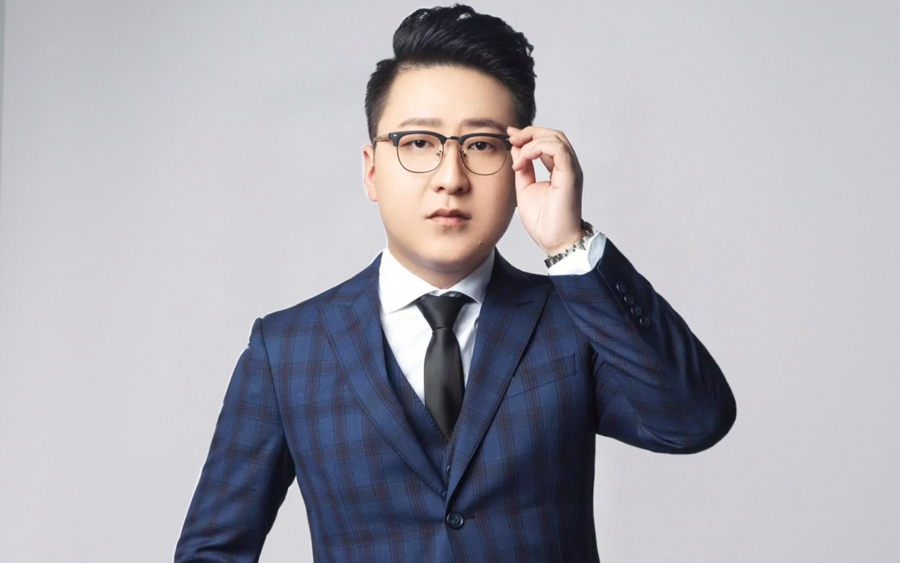 魔方（现场魔术表演 会很燃 很欢乐）