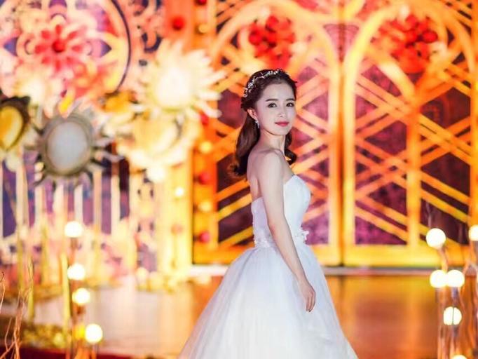 【妙思】超值高端四大金刚主持人司仪化妆师摄影摄像