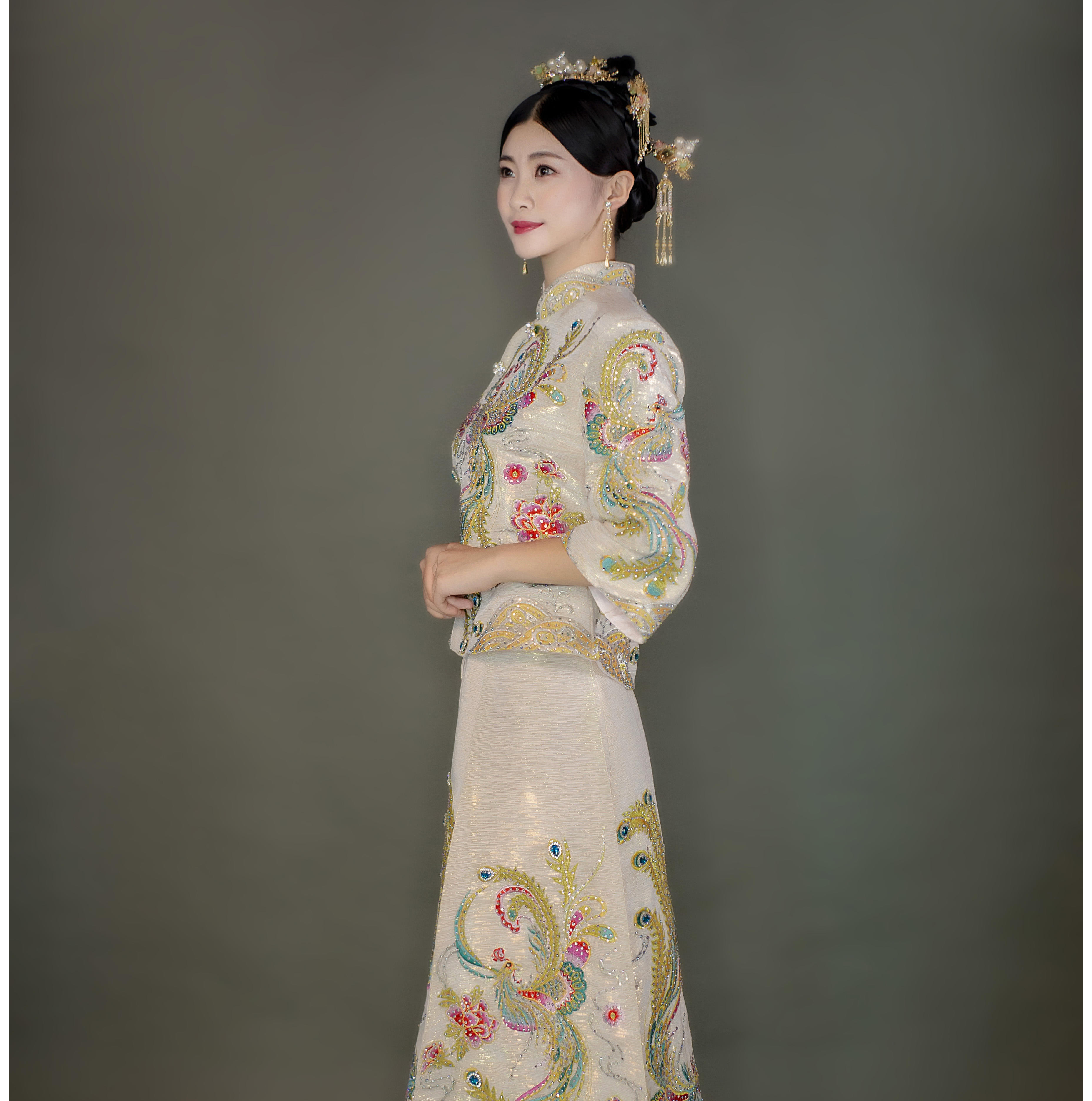 超值套餐：秀禾+仪式主纱+伴娘服+跟妆+礼服