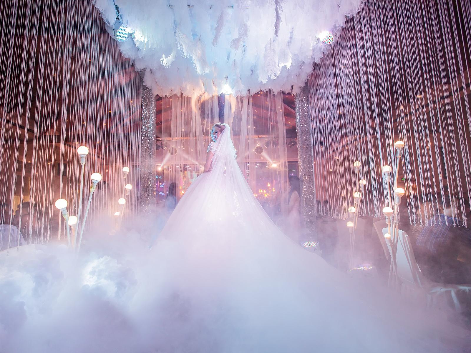 【95后都喜欢】双机全角度摄像+水晶镜面通道