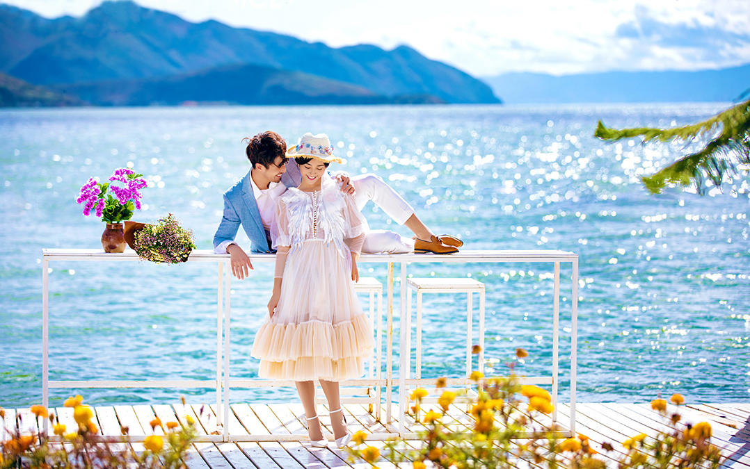大理：8服8造3天2晚特色客栈+底片全送