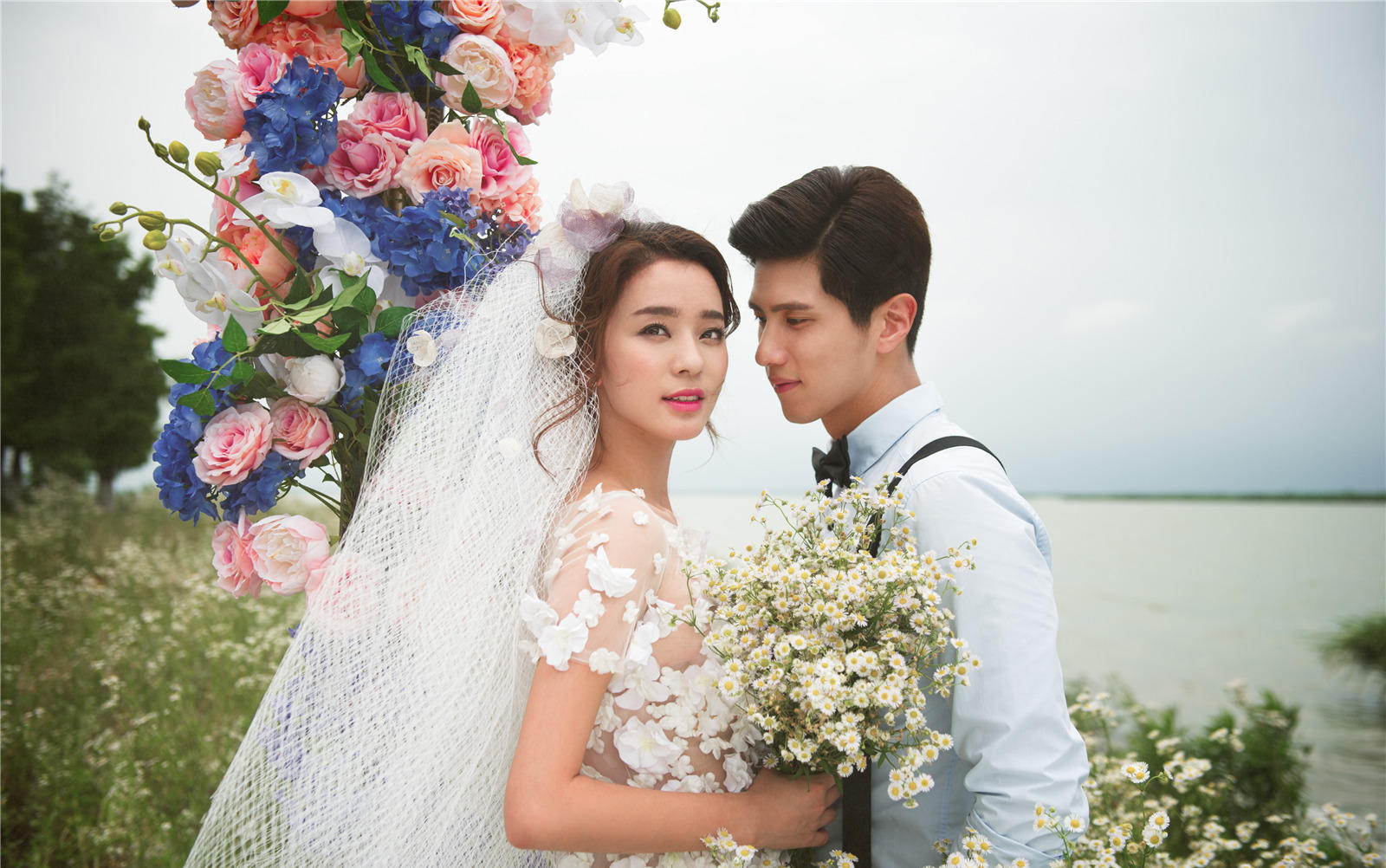 【相約婚博，輕旅潮拍】5服5造 底片全送