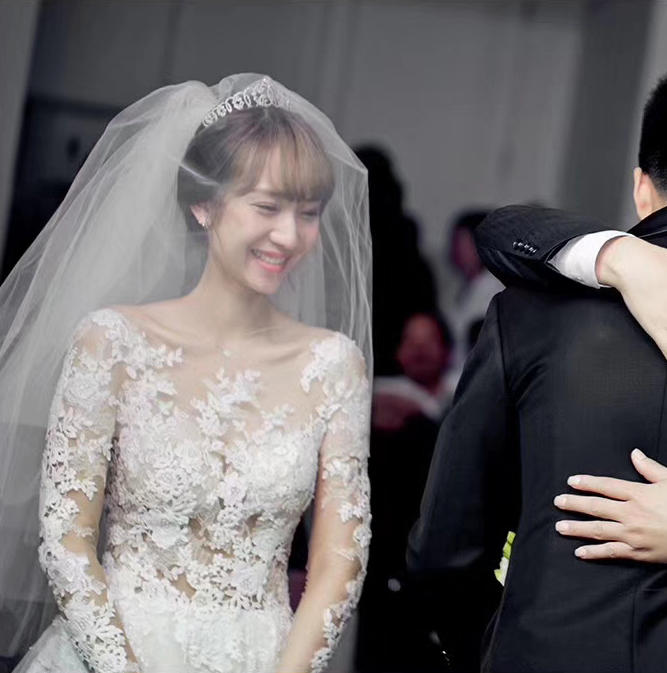 【性价比推荐】6件租赁+头纱+伴娘服鱼尾大拖尾龙