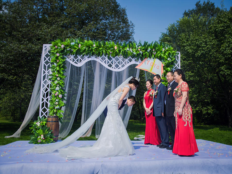 艾诺山西晋祠宾馆户外草坪婚礼