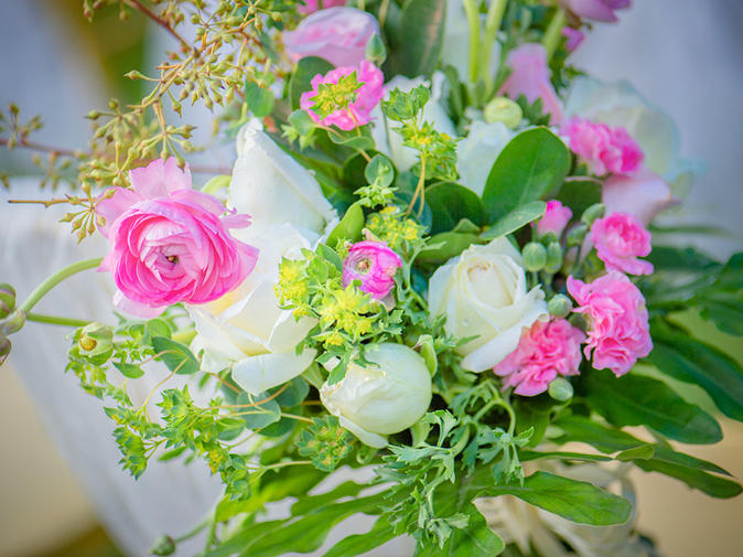 三亚简约浪漫的草坪婚礼活动套餐