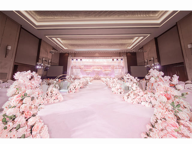 大型粉樱造型花艺  让你的少女心砰砰砰跳起来