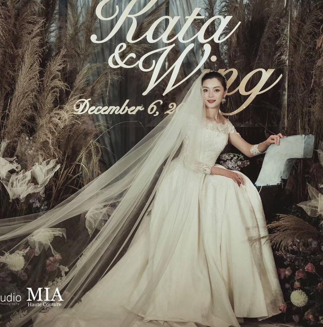 「MIA轻奢套餐」高定三件＋跟妆＋伴娘服