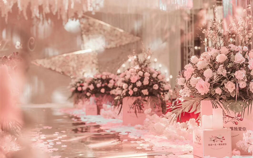 “冬暖夏凉”浪漫粉色小清新婚礼，夏天清爽冬天温暖