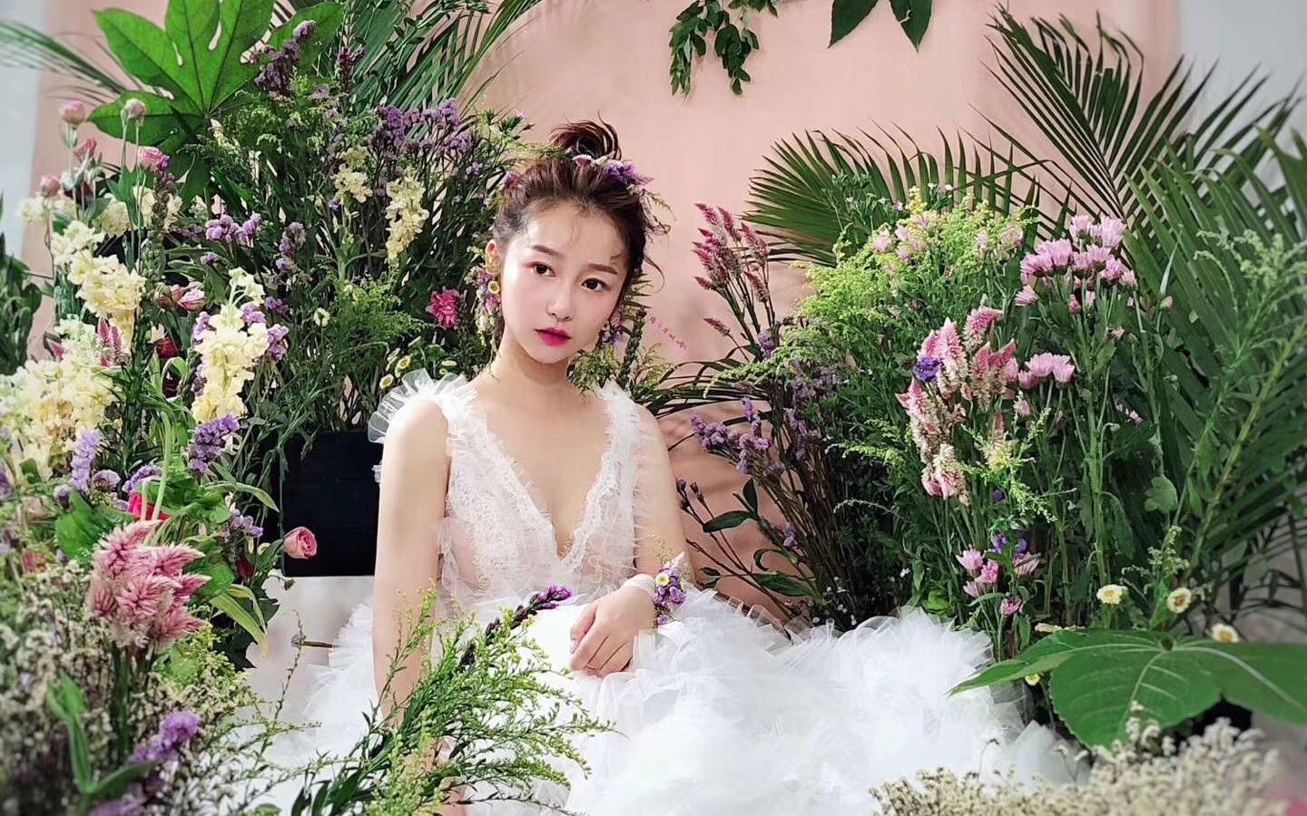 高级资深  化妆师  新娘全天跟妆+送妈妈新郎妆