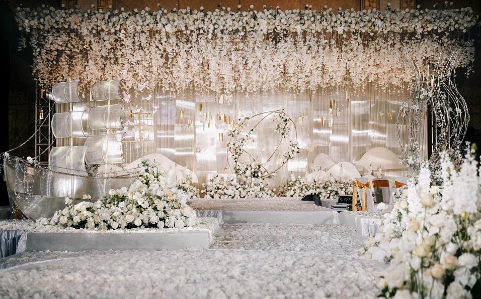 香槟色大气唯美梦幻精致婚礼