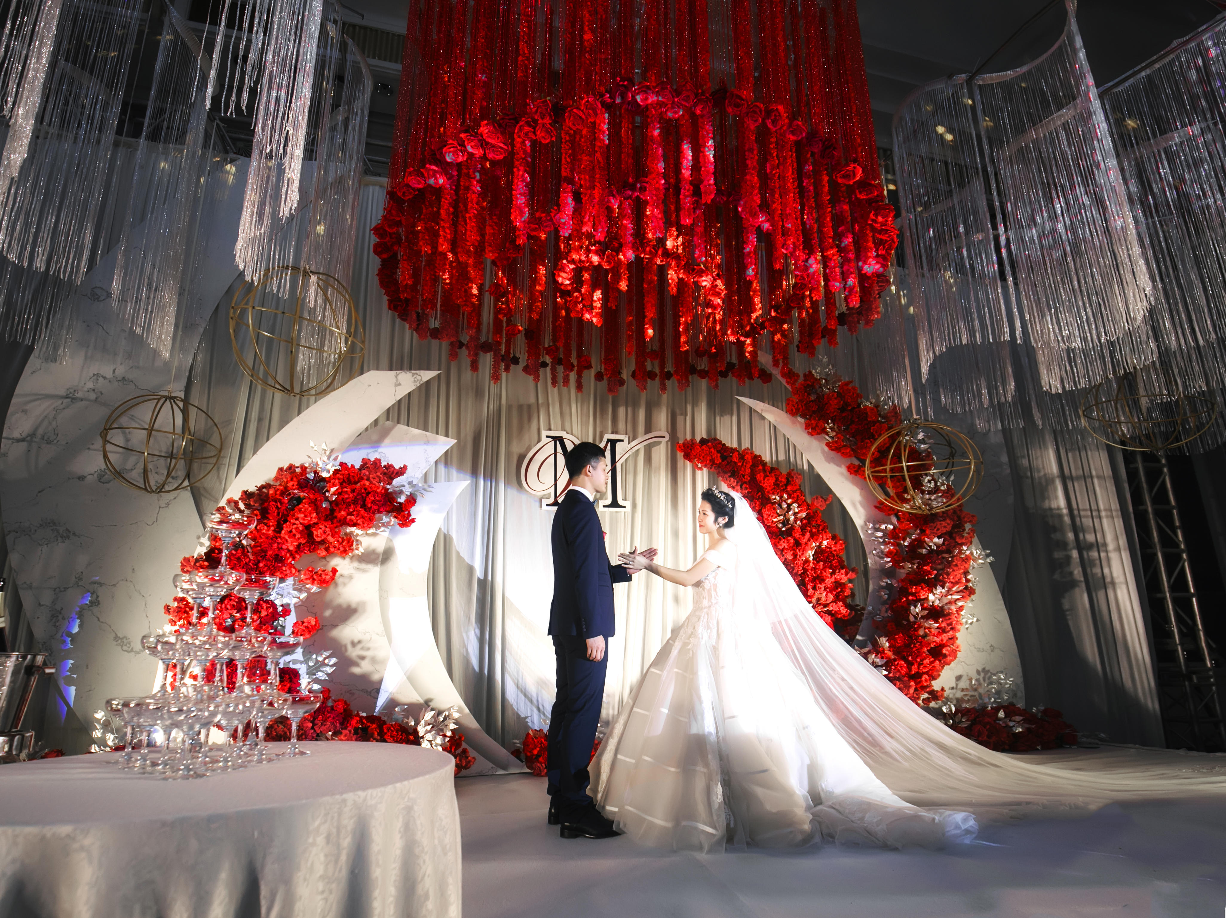 2018大热红白撞色大理石风格