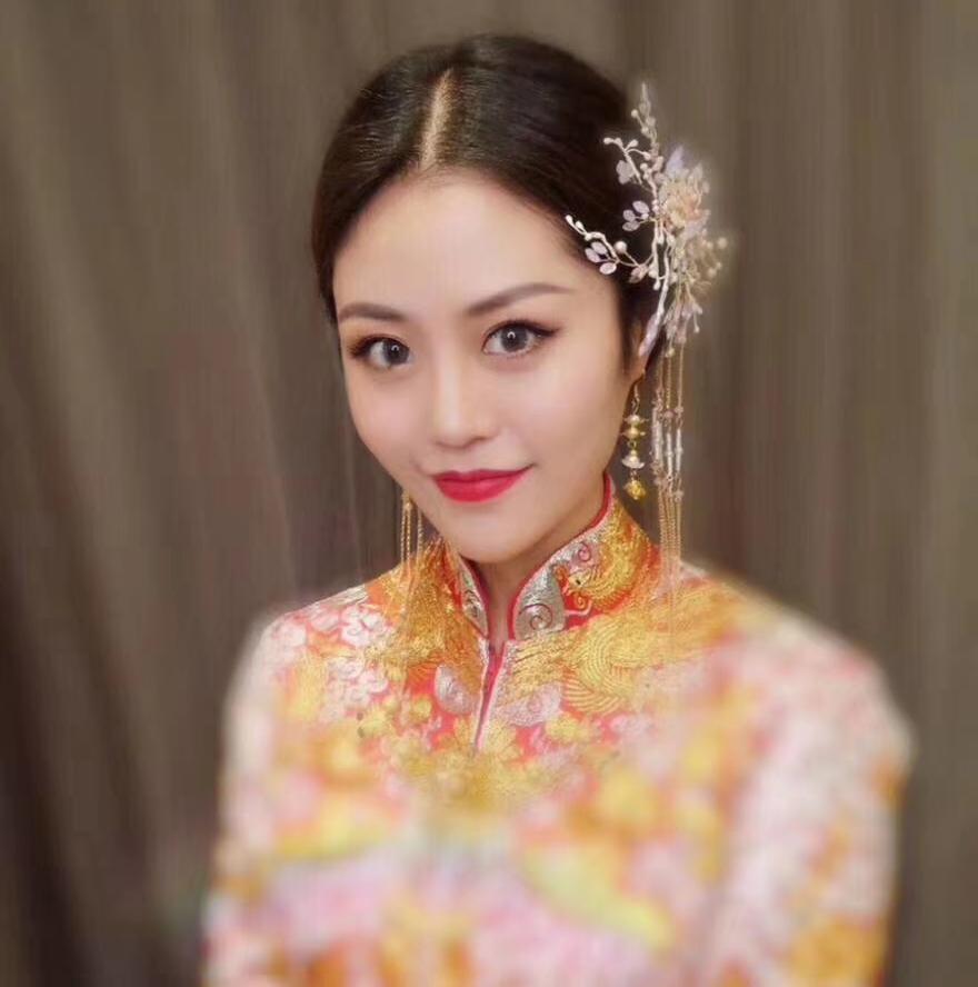 超值租赁：秀禾服+主婚纱+敬酒服+全程跟妆