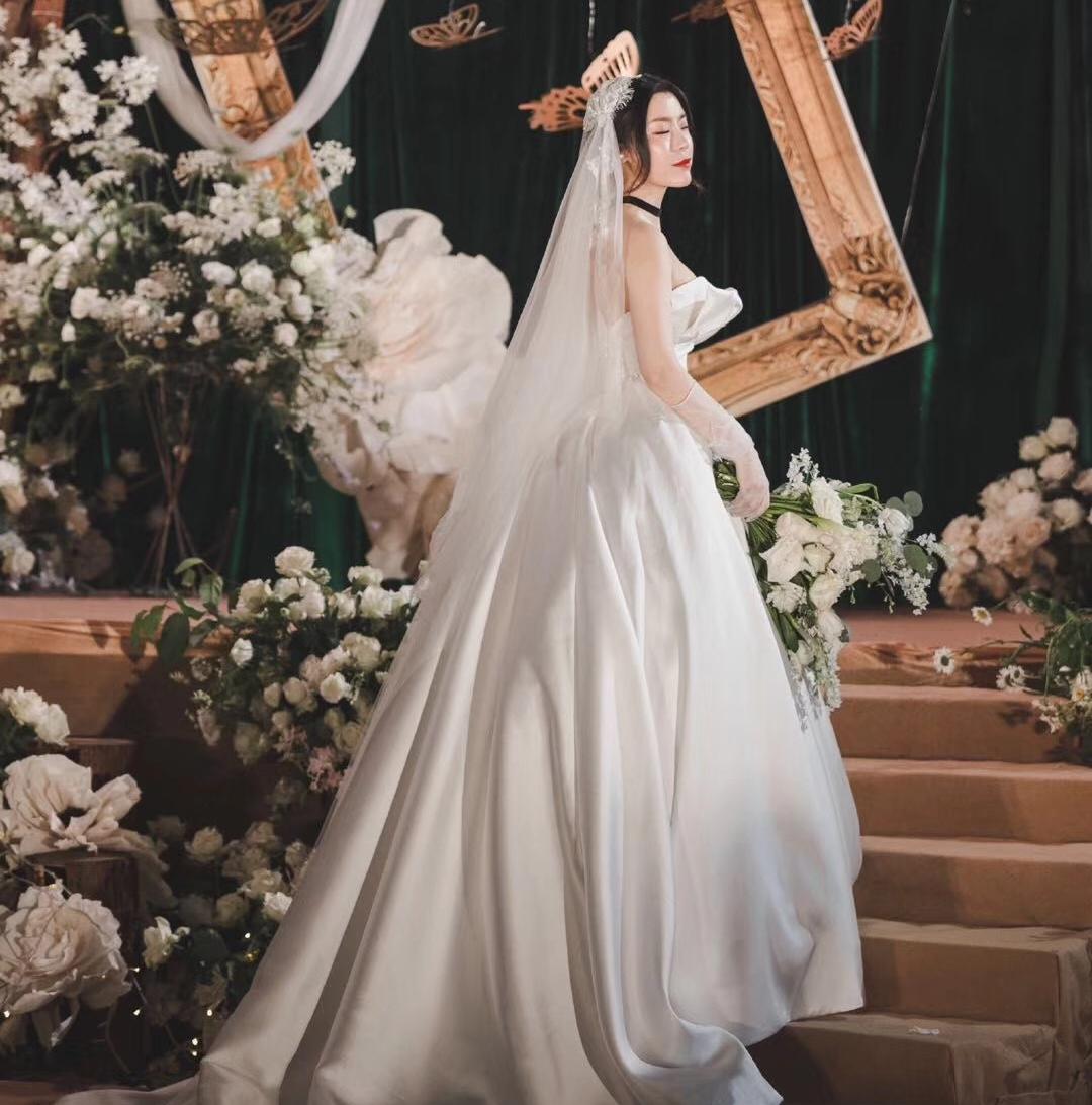 18初秋特惠  十六件套婚纱套餐  