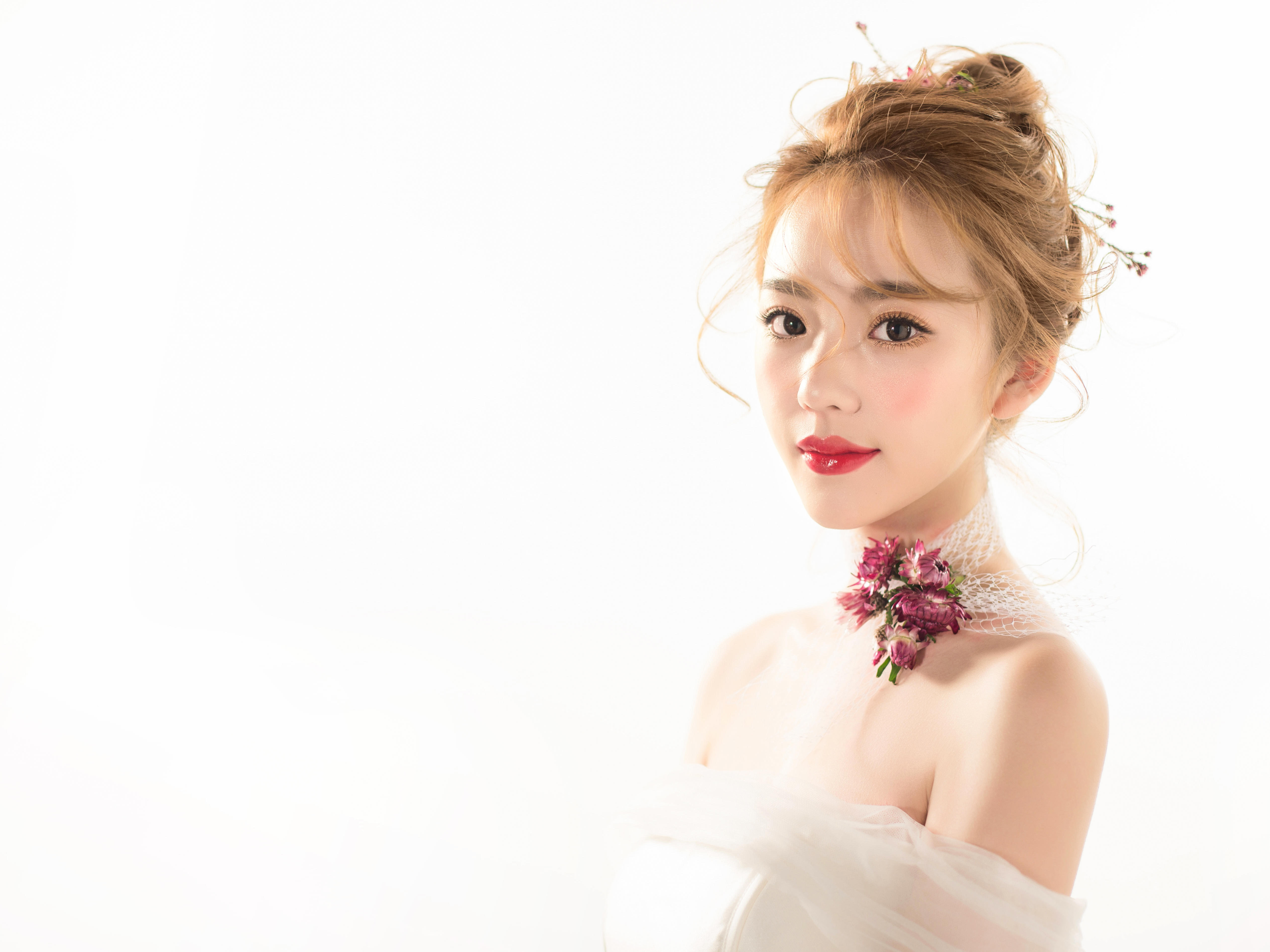 《红馆新娘》首席级 化妆师----鹤鹤老师