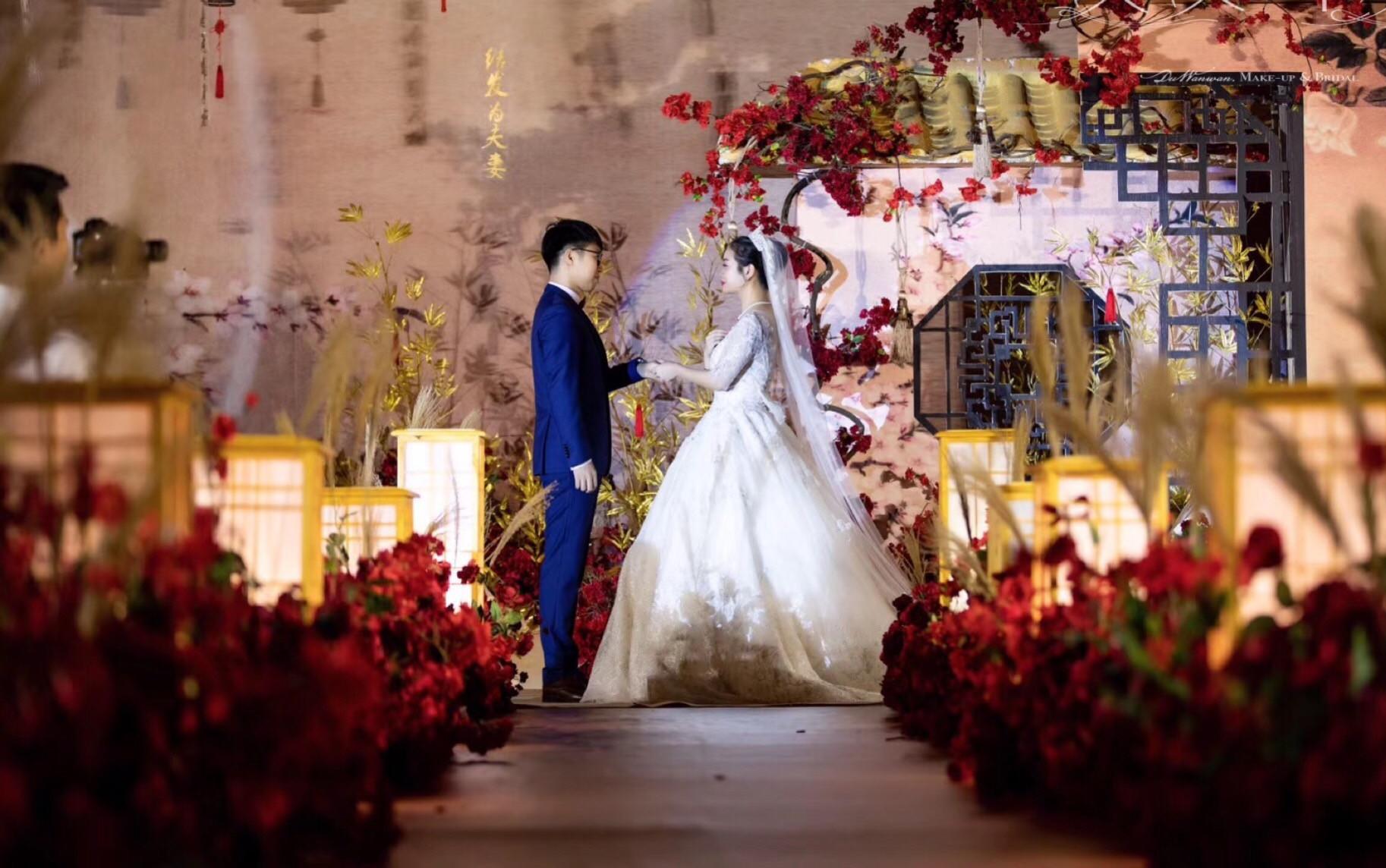 【浅浅屿纱】婚礼跟妆+主纱、敬酒服客照分享