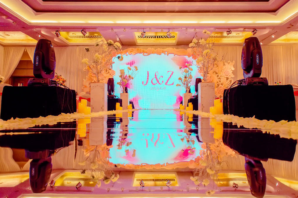 《 Pink Dream World 》
