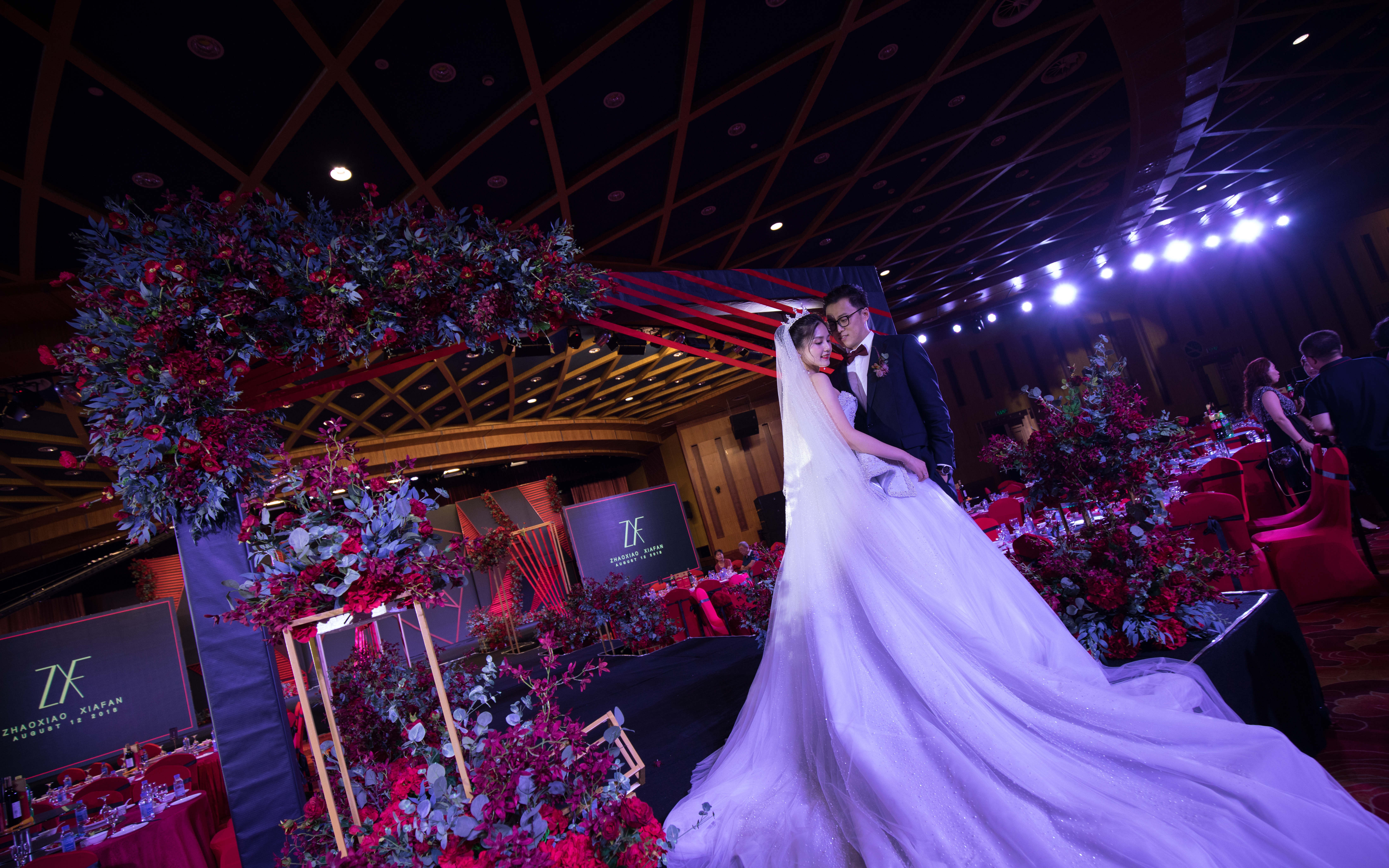 春日婚礼|个性创意的红黑色撞色婚礼—笑凡尘