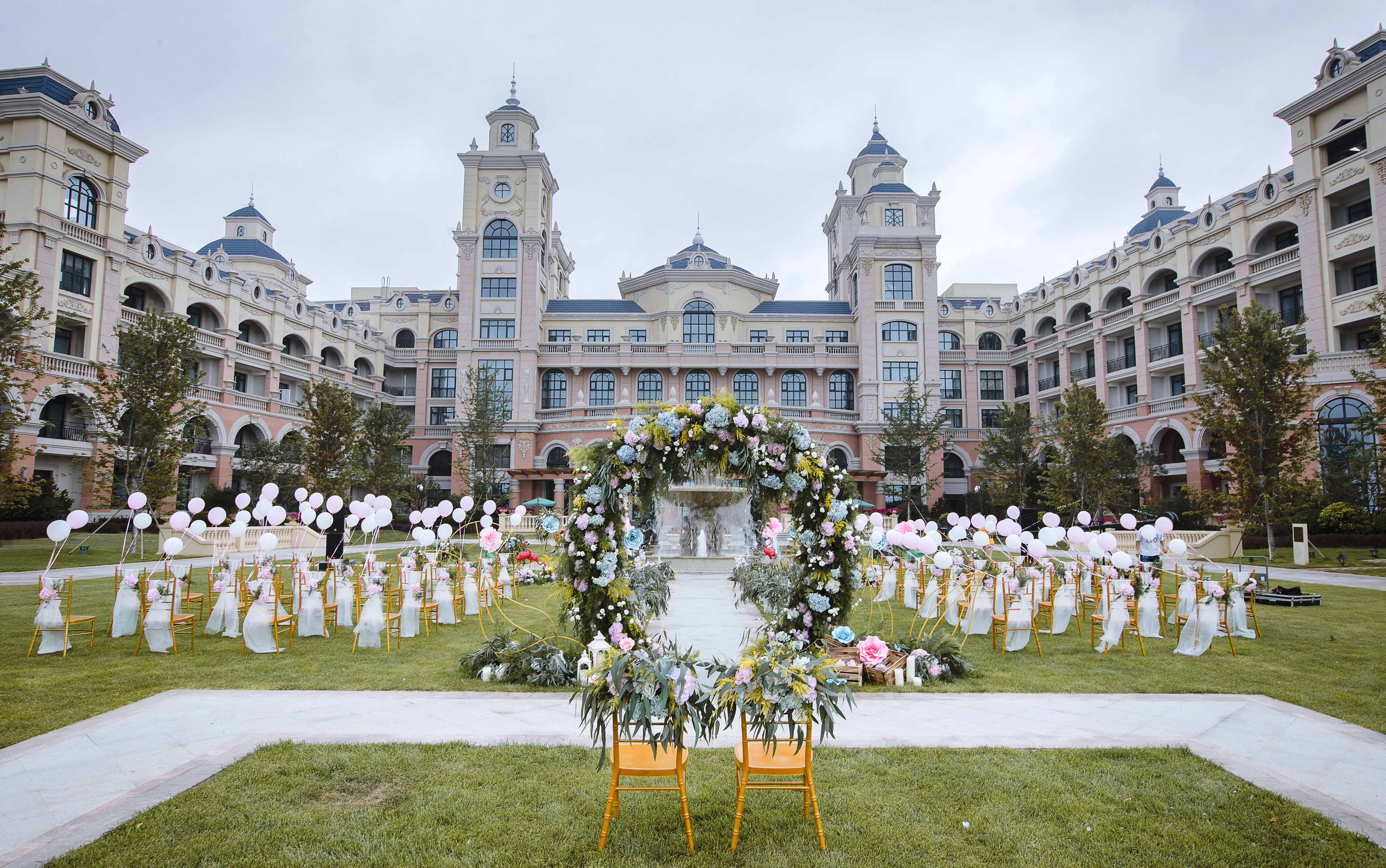 【沐堇婚礼】优爱 鹅黄色 户外婚礼 含四大金刚