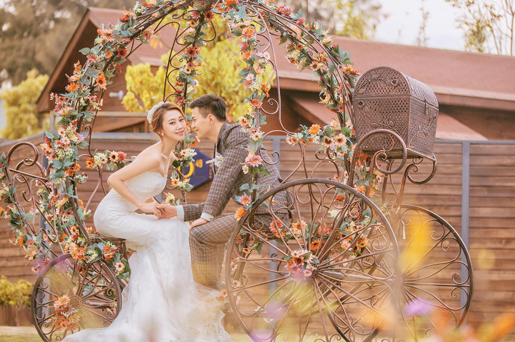 【火爆來襲】夜光婚紗+底片全送+鮮花造型+全包價(jià)