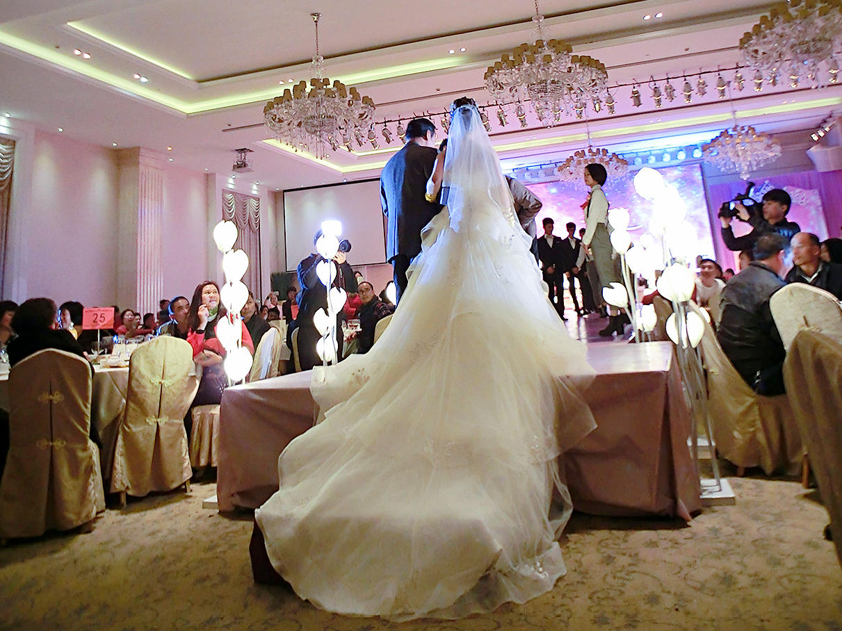 婚礼记优惠特推总监档全天跟妆＋妈妈妆＝1888