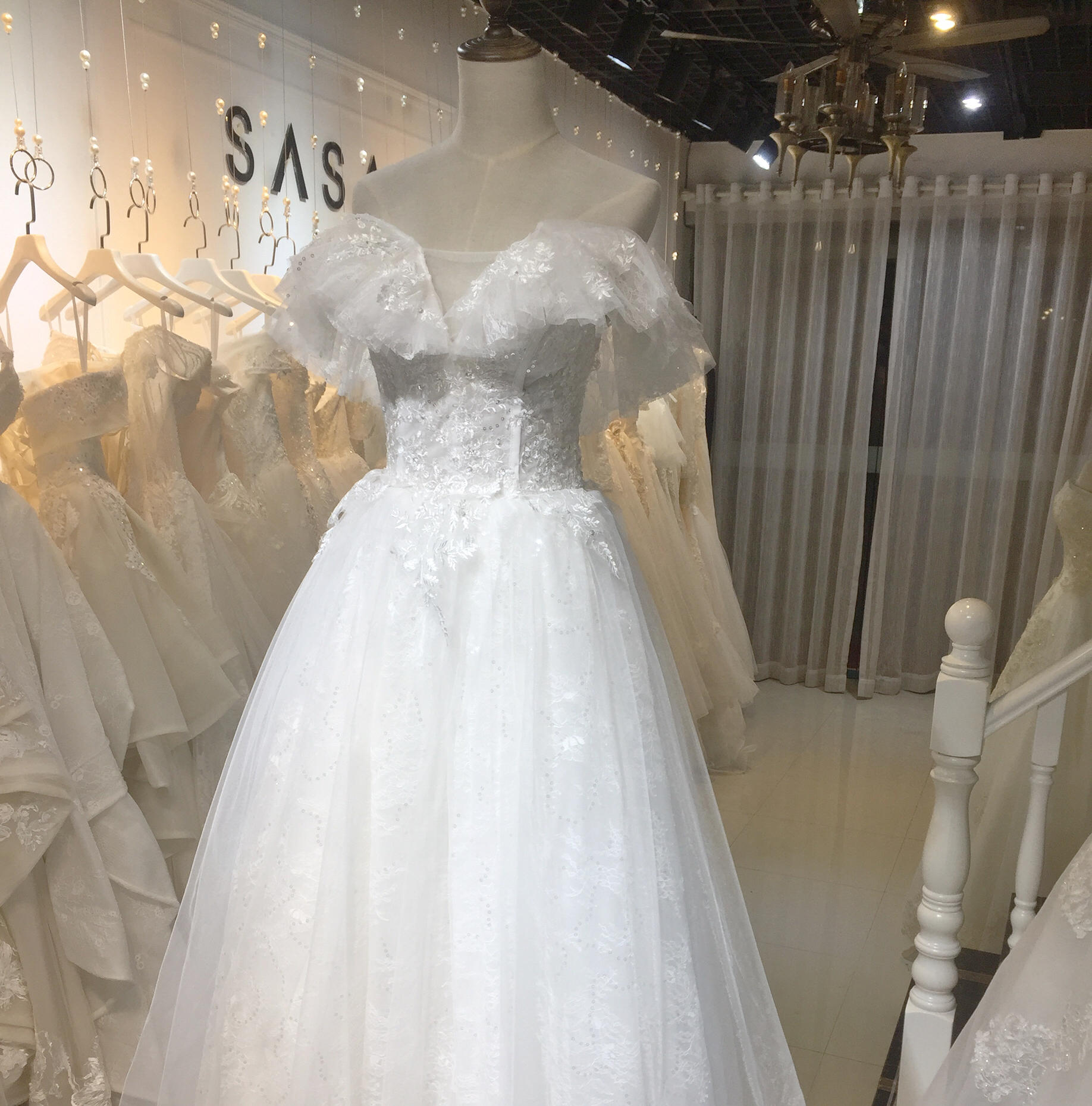 【莎莎超值租赁组合】出门纱+新娘跟妆特价套餐