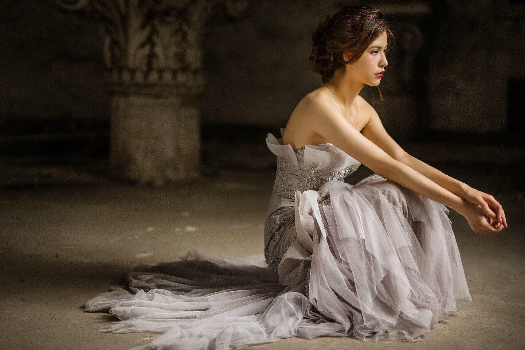 盈致婚纱礼服馆 鸽子