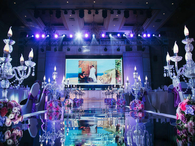 鲜花暗场+灯光T台+LED大屏　仅13988元