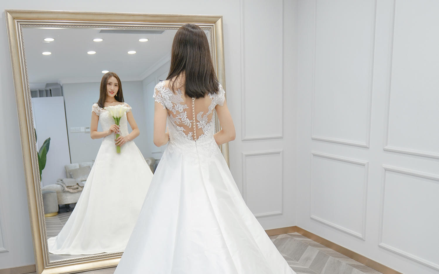 CHERI MARIE吊带缎面婚纱 