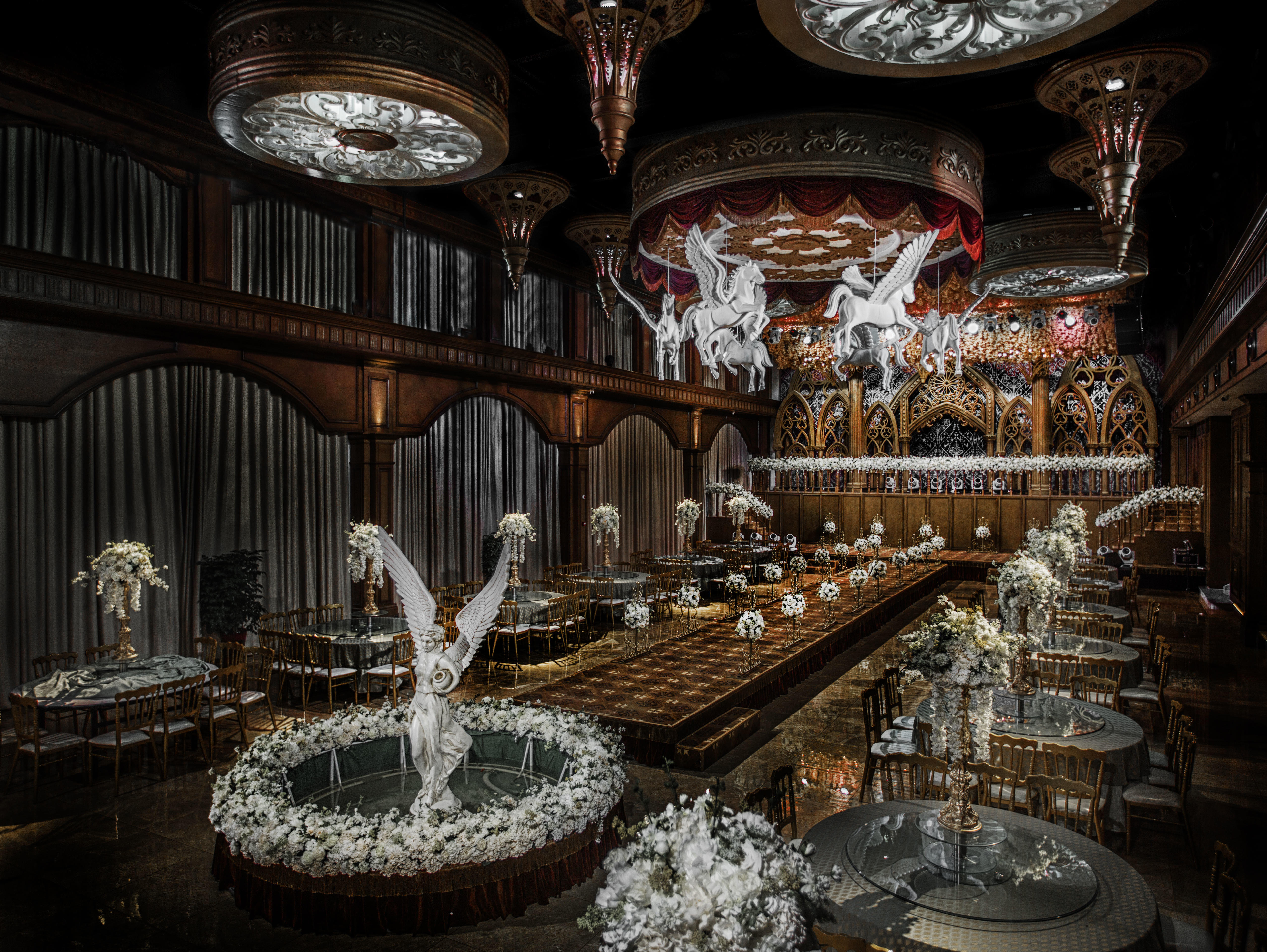 欧式巴洛克沉浸式婚礼主题酒店