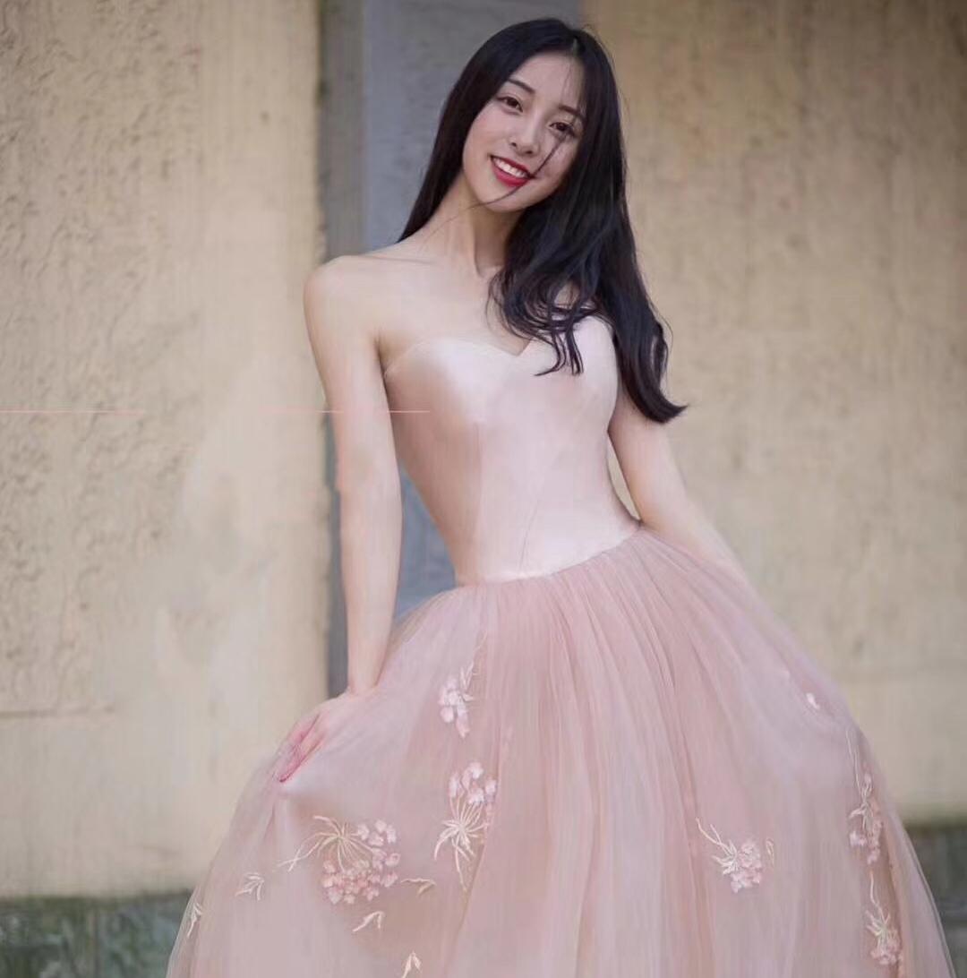 18春季走秀新款礼服 唯美小清新新娘必选单品