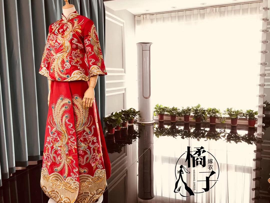 奢华主纱+出门纱或中式礼服+敬酒服