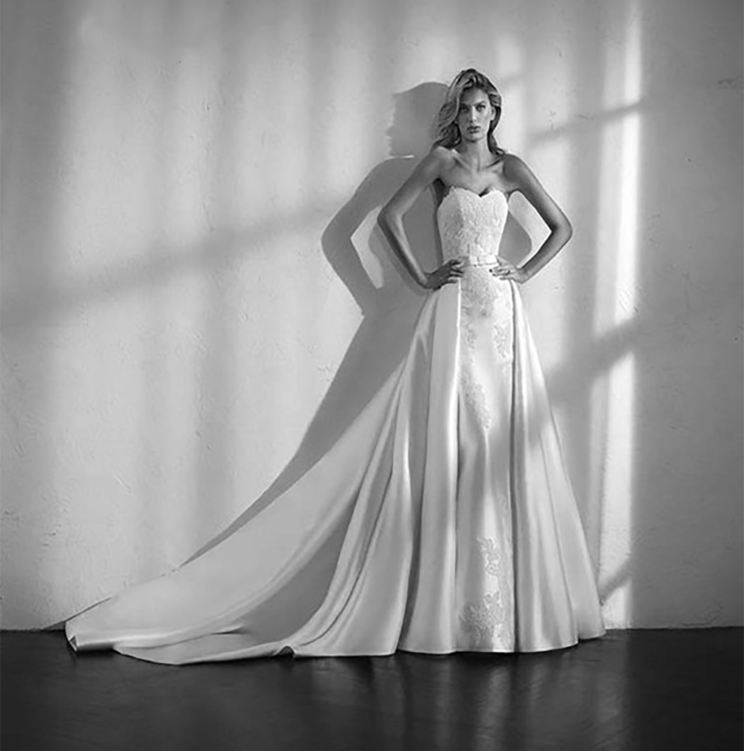 【店庆活动】高端婚纱礼服套+资深首席老师跟妆