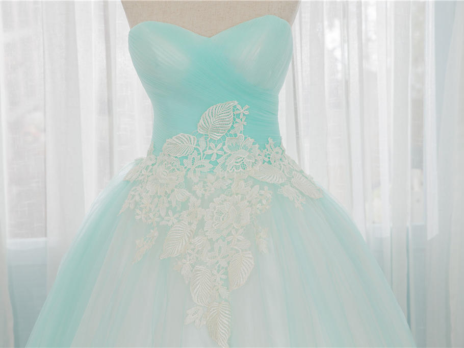 《租赁特惠婚纱》超美性价比高彩纱