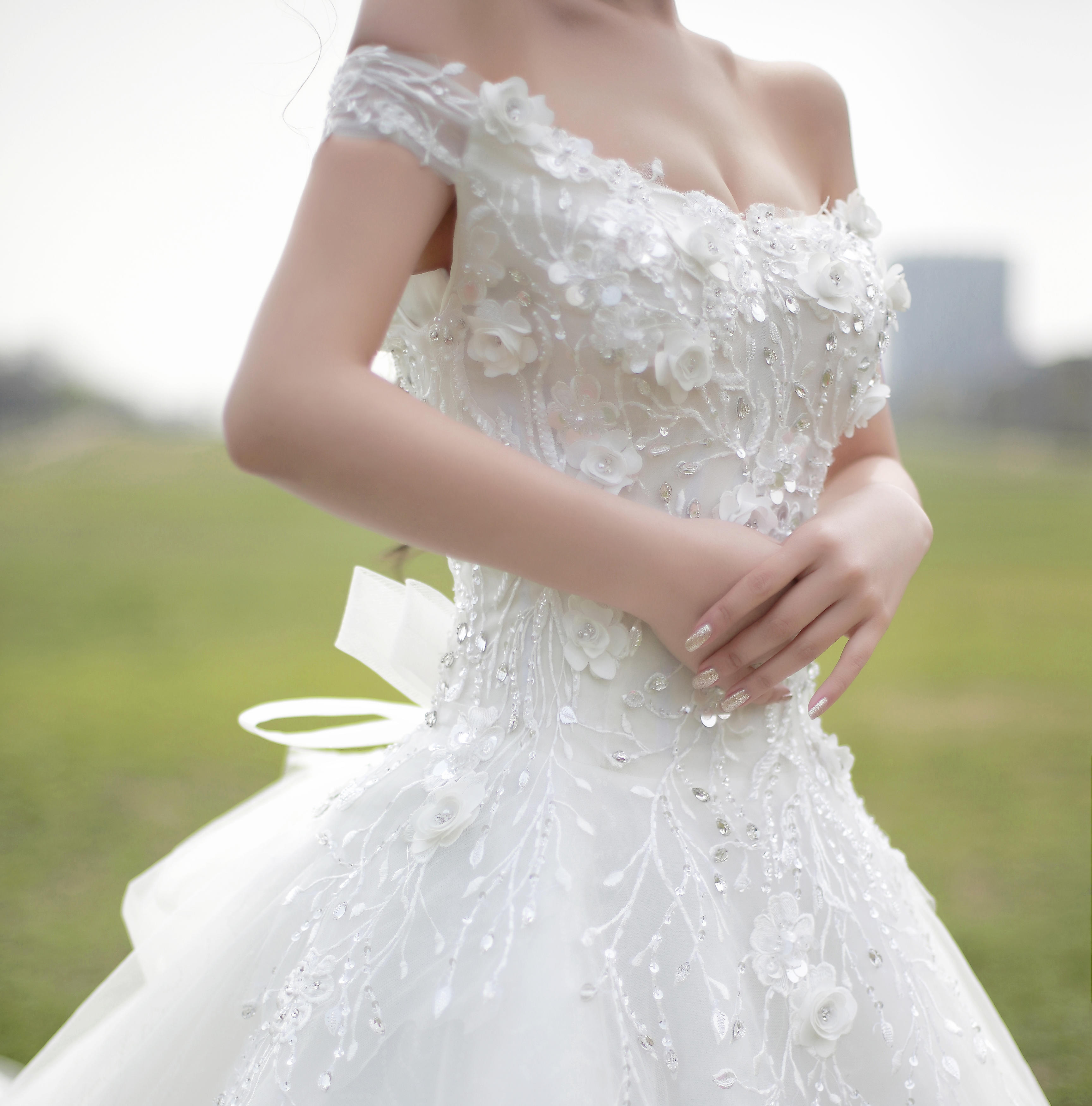 【婳琋】试营业3米长拖主婚纱＋镶钻刺绣华服＋礼服