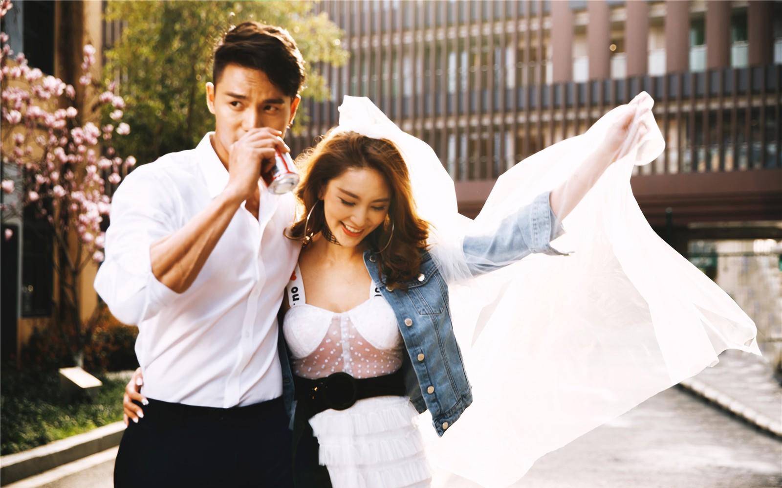 限时特惠＋ 外景任选 ＋潮流街拍，节假日通用！