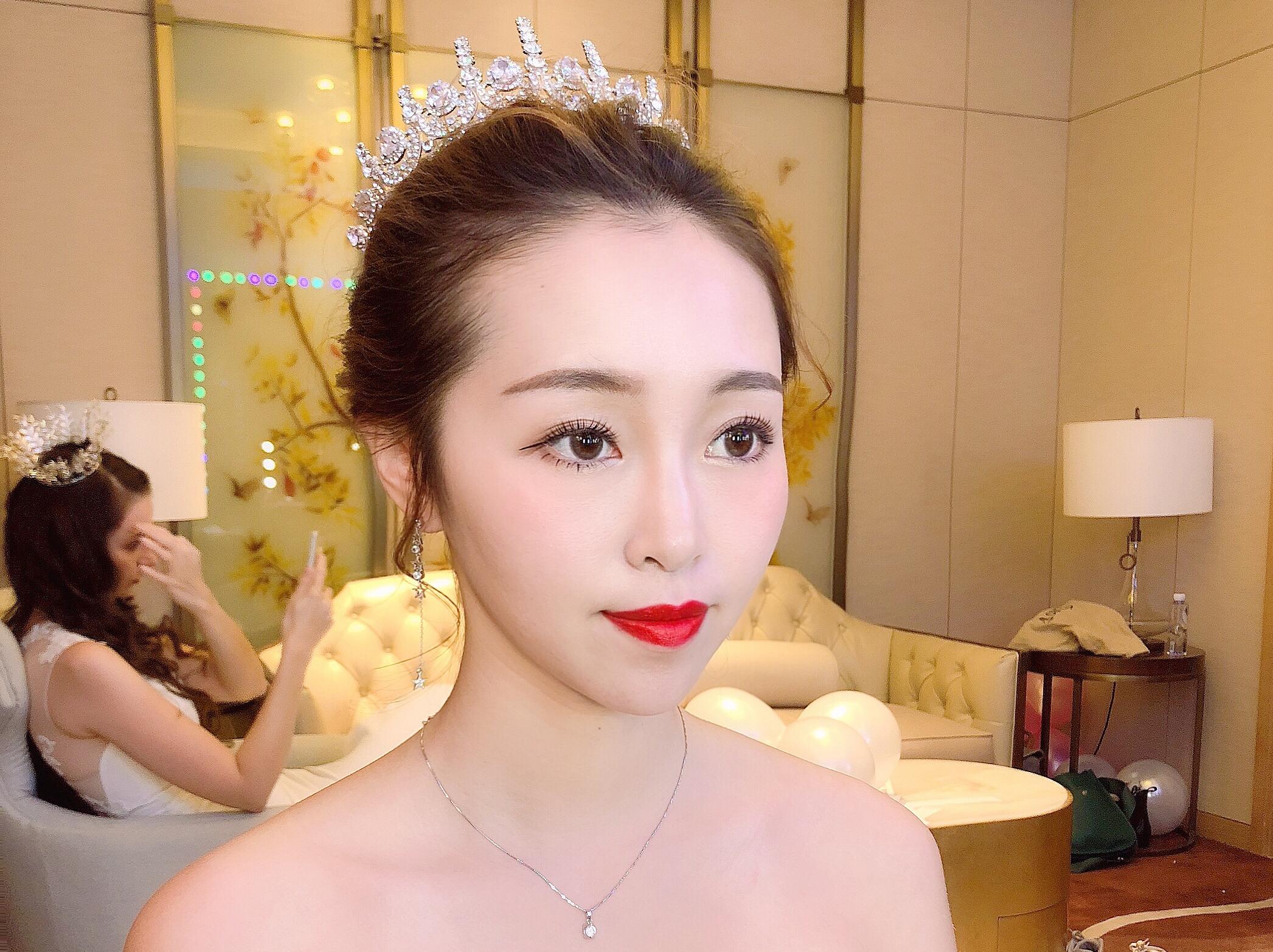 总监全天跟妆4个造型+2位妈妈妆