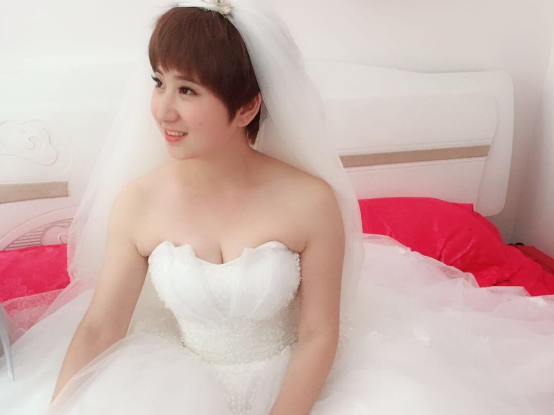 婚纱礼服C套餐（齐地纱或秀禾、大拖尾、敬酒服）