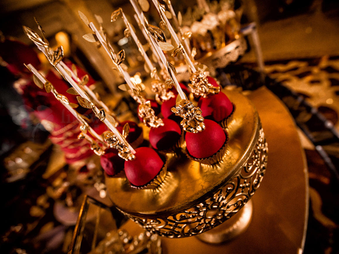 “来了老弟”，店里的定制婚礼便宜着呢！《鸿锦》