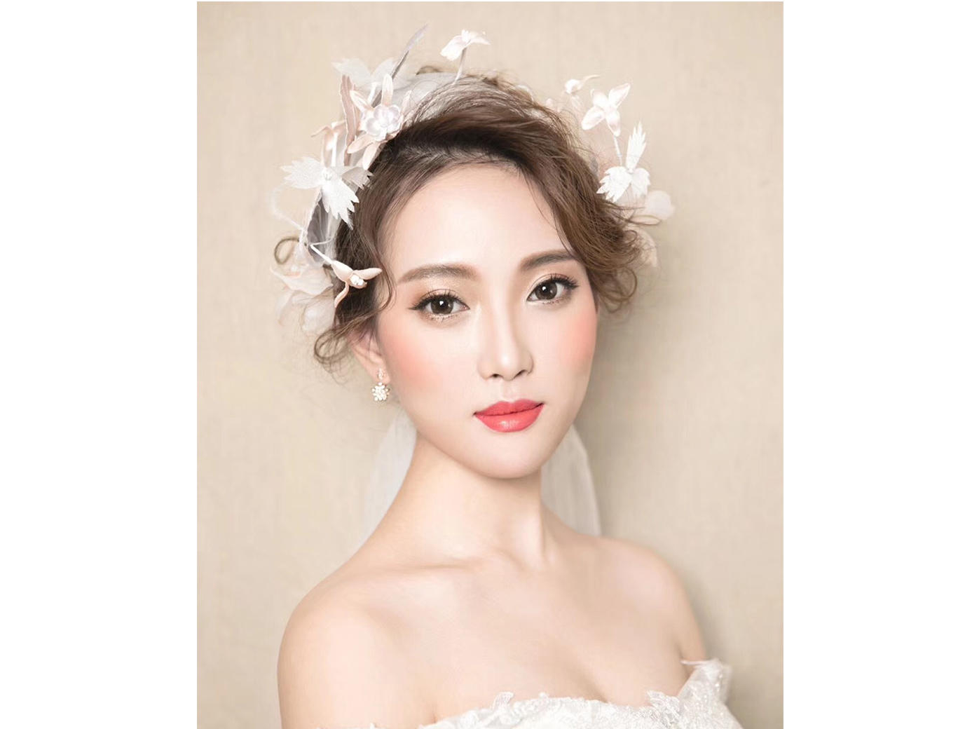 限时特惠 全天跟妆+免租齐地婚纱和龙凤褂+妈妈妆