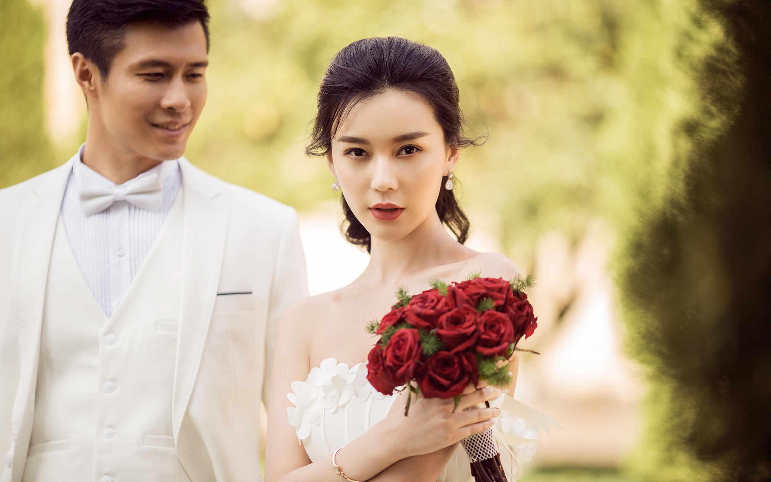 【墨雨摄影】尊享套系 12套服装 150张底片全