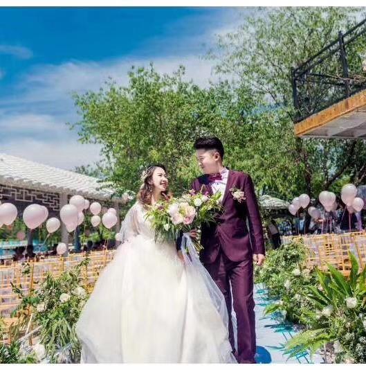星梦缘婚纱，满足新娘明星梦