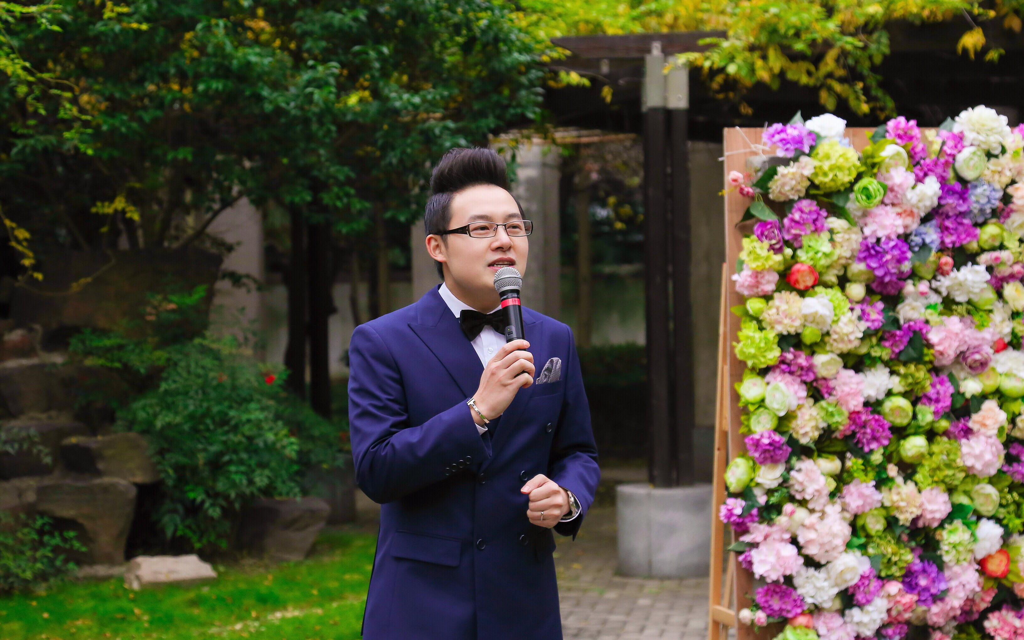 司仪金荻（主持大气 嗓音好 稳）