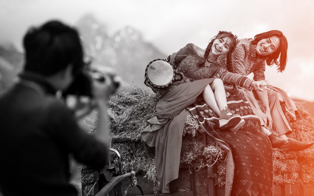 店慶+抵現(xiàn)金活動(dòng)+12服12造+15大禮品贈(zèng)送