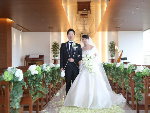 日本广岛王子沐绿教堂婚礼，乐惟海外婚礼重庆店