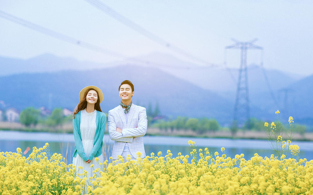 唯爱婚纱【店长推荐】唯美韩式系拍摄8服8造零消费