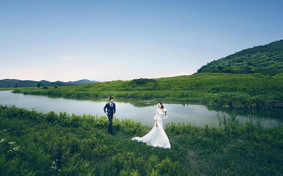 【火爆来袭】夜光婚纱+底片全送+鲜花造型+全包价