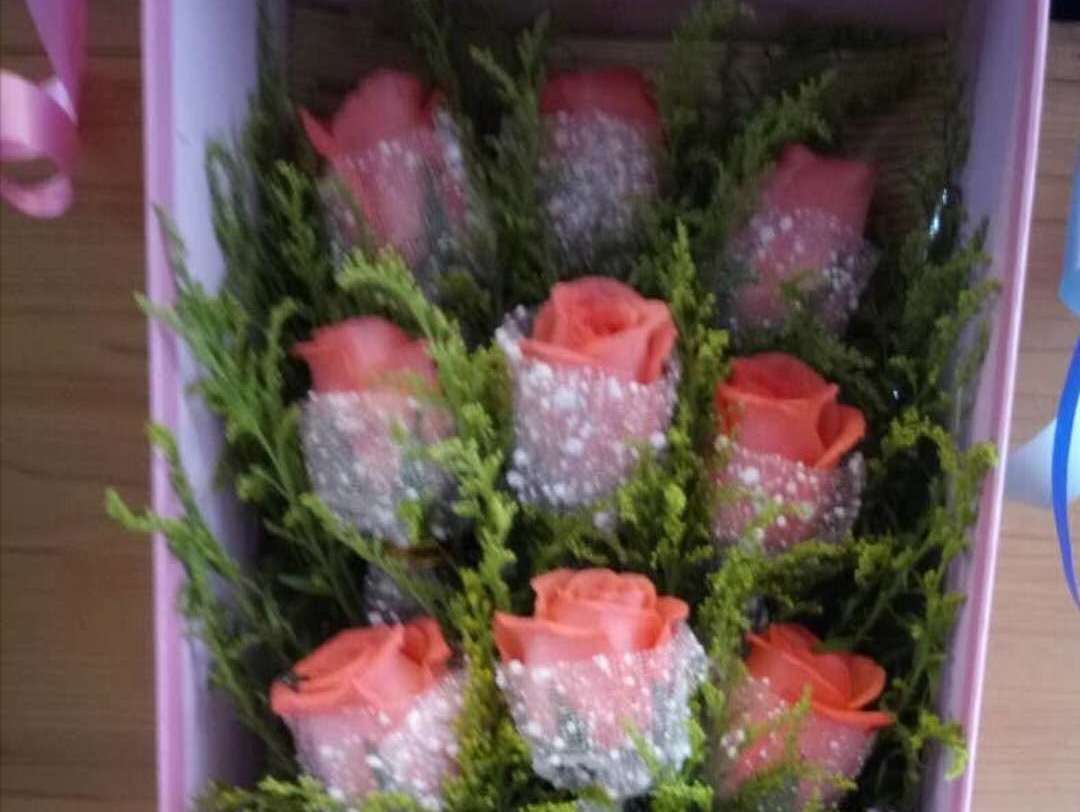 11支粉红玫瑰礼盒版本，一生一世只爱你一个
