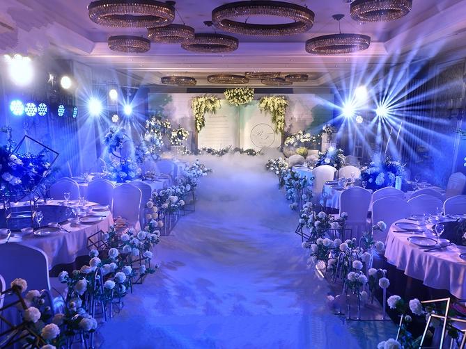 9999元限时抢购全鲜花定制布置